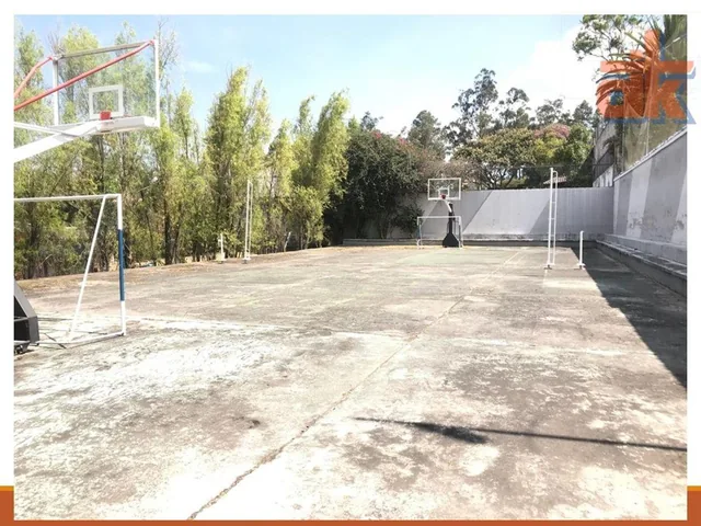 Propiedad de 3 Casas + Áreas Sociales en Conocoto – 2.500 m² — imagen 2