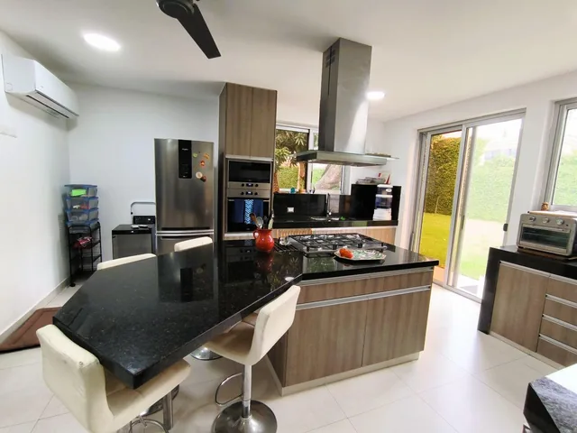 Casa Amplia en Puerto Azul 7 Habitaciones con Piscina. Guayas — imagen 4