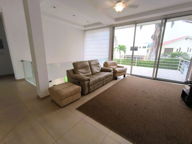 Casa Amplia en Puerto Azul 7 Habitaciones con Piscina. Guayas — imagen 2