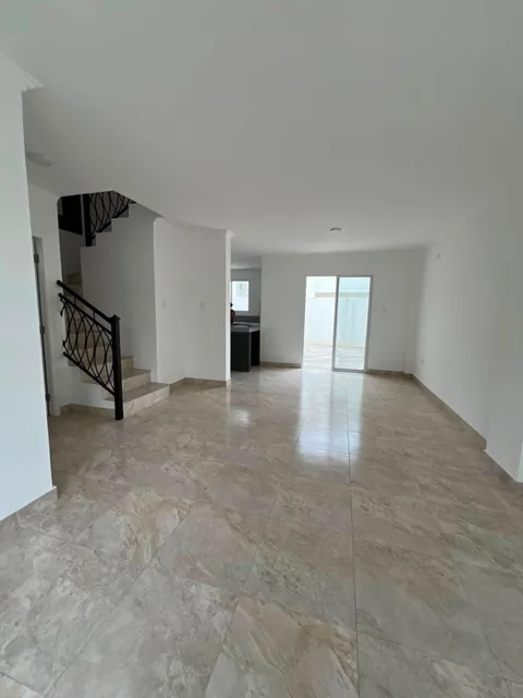 Hermosa Casa Esquinera Ubicada en Casa Laguna, Guayas — imagen 3