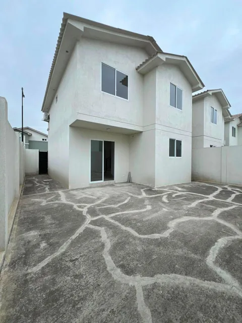 Hermosa Casa Esquinera Ubicada en Casa Laguna, Guayas — imagen 2