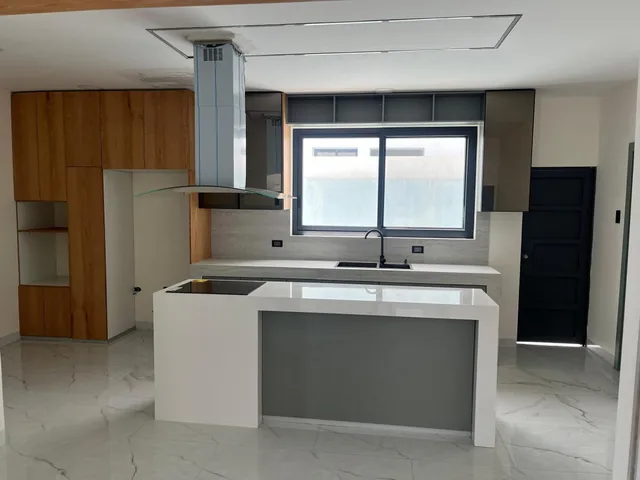 Propiedad en Portón del Río— Amplia Moderna y con Piscina, Guayas — imagen 5