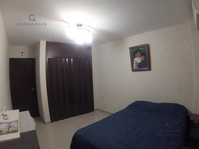 Venta de Departamento en Urdesa, Av Los Cedros, 3 Habitaciones A. F, Guayas — imagen 2