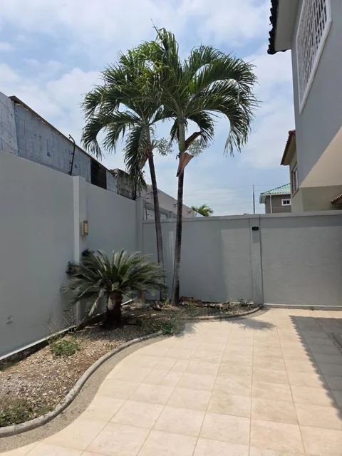 Casa en Venta en Via La Costa Urbanización Cerrada, Guayas — imagen 3