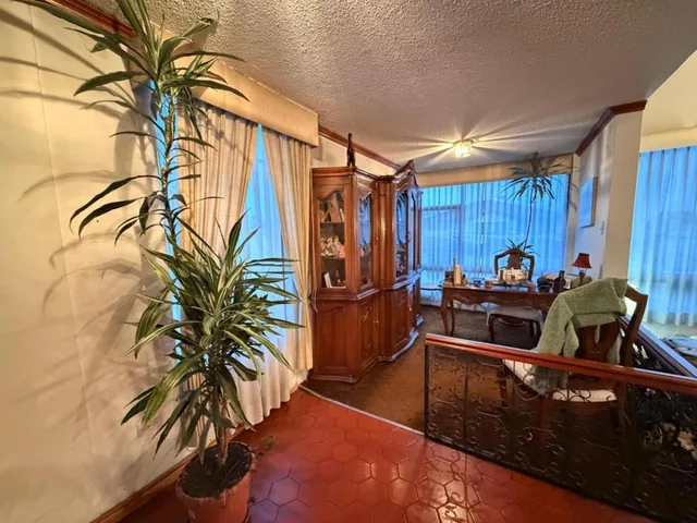 Venta Casa 4 Dorm. 341 m² Pinar Bajo / Norte de Quito — imagen 3