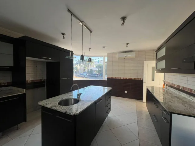 Casa en Venta o en Alquiler en La Urbanizacion Portal del Sol, Manabí — imagen 2