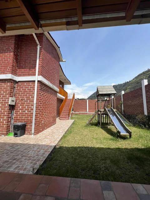 Casa - de - Hospedaje - en - Venta - Baños de Agua Santa, Tungurahua — imagen 2