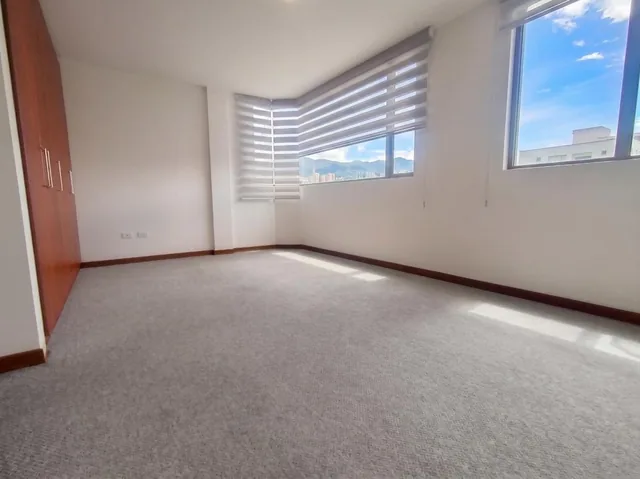 Monteserrin Vendo Suite 60 m² — imagen 4