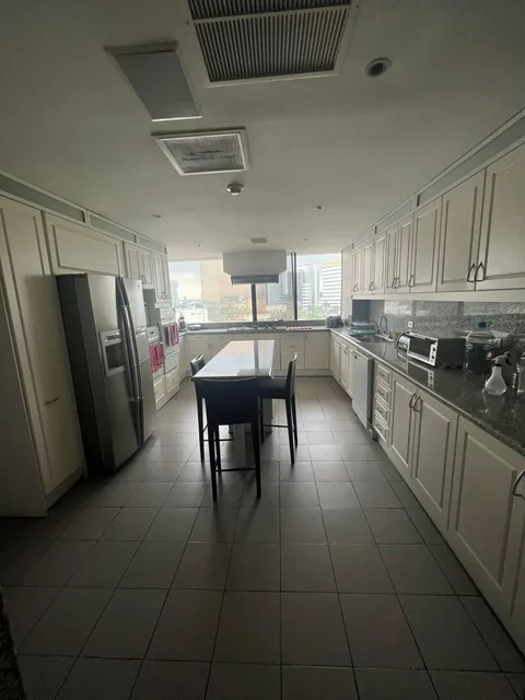 Lindo Departamento Ubicado en El Hilton Colon, Guayas — imagen 2