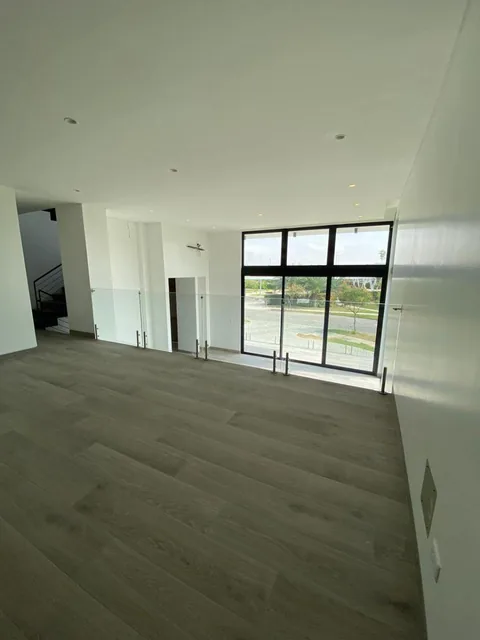 Casa de 396 m² con 3 Dorm. en Venta en Samborondón, Guayas — imagen 4