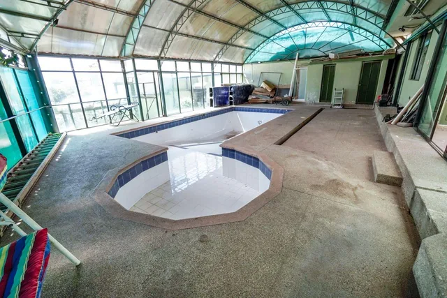 Casa de Venta en Urbanización Cumbres del Valle 718 m² Útiles con Piscina — imagen 5