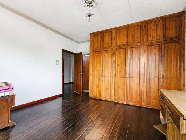 Casa Esquinera en Venta Barrio Orellana - I. Alarcón, Guayas — imagen 5