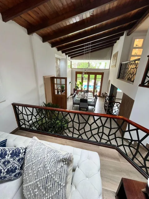 Vendo Casa con Piscina Espectacular - Puembo — imagen 2