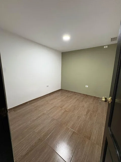 Casa en Venta Remodelada en Las Orquideas | Norte - Guayaquil | con Bases de Ampliacion (Rg), Guayas — imagen 4