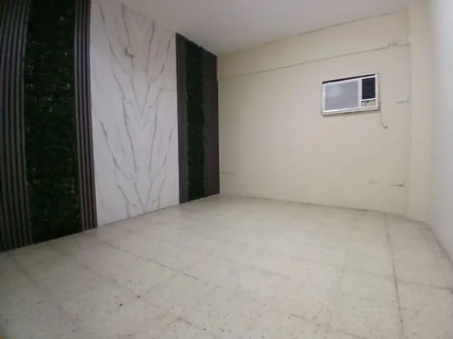 Venta Casa en Kenedy con Uso de Suelo Comercial L. Bermeo, Guayas — imagen 4