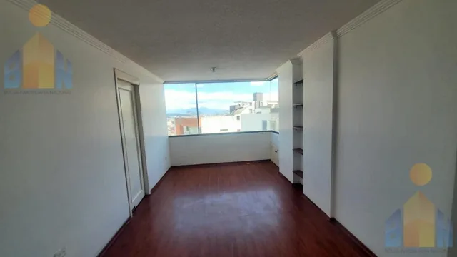 Departamento de 3 Dorm. en Piso Alto de Venta Al Norte de Quito Sector Eloy Alfaro — imagen 5