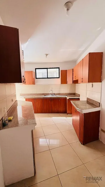 Venta Departamento con Patio en Lomas de Urdesa, Guayas — imagen 5