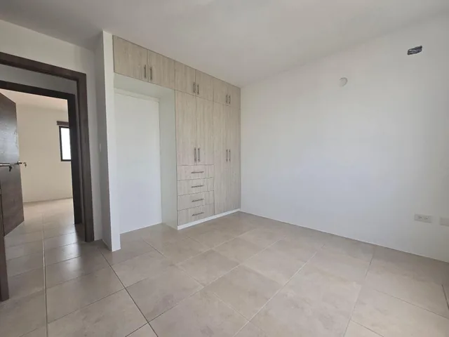 Vendo Casa en Urbanización Los Prados 2 en Excelente Estado, Guayas — imagen 5