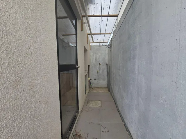 Vendo Casa en Urbanización Los Prados 2 en Excelente Estado, Guayas — imagen 3