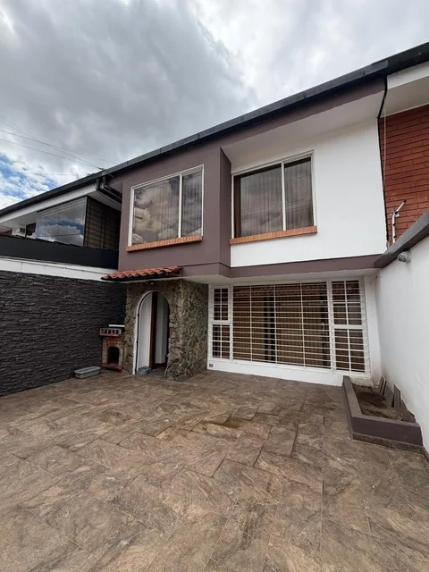 Venta Casa Independiente Remodelada, 3 Dorm., Norte de Quito, San Pedro Claver — imagen 5