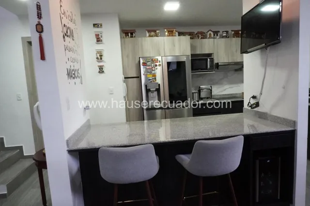 Casa Esquinera en Mirasierra Cerca de Innova Schools |3 Dorm., Patio, Terraza y Seguridad 24/7 — imagen 5
