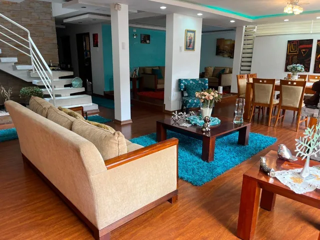 Se Vende Casa en Sector Comercial y Residencial — imagen 2