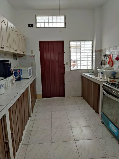 Vendo Hermosa y Amplia Casa Esquinera en Samanes 1,terraza, 3 Parqueos, 4 Dorm., Guayas — imagen 4