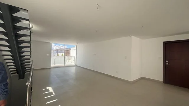 Vendo Casa con Terraza de 212 m y Vista Panorámica de Cumbayá en Yanazarapata — imagen 4