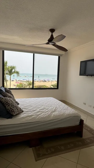 Departamento Al Pie del Mar en Chipipe, Salinas — imagen 2