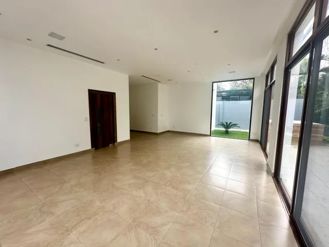 Samborondon. Mocoli Casa en Venta Urbanizacion Exclusiva, Guayas — imagen 5