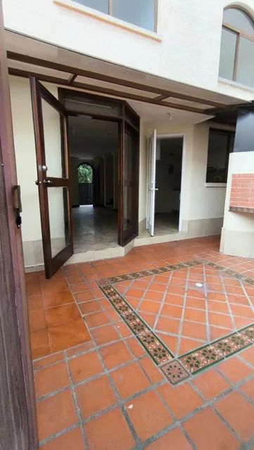 Casa en La Mitad del Mundo — imagen 2