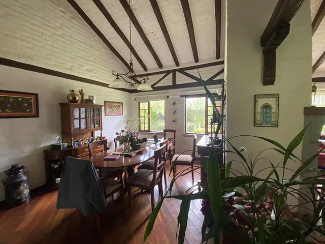 Espectacular Terreno con Casa Ubicado Dentro de Urbanización en La Viña Alta — imagen 3