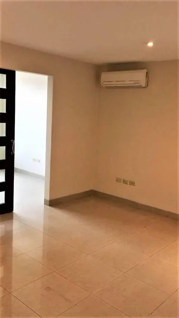 Vendo Departamento en Ciudad Colon, 3dorm/2parqueos/semi - Amoblado/130 m², Guayas — imagen 4