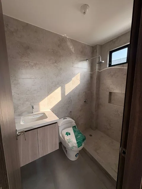 Se Vende Casa de Estreno en Ciudad Celeste Diseño Moderno, Guayas — imagen 4