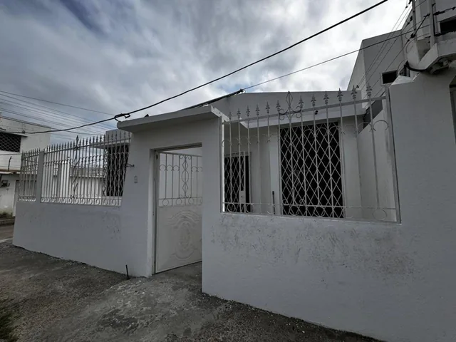 Casa de Venta en Manta Zona Norte Dentro Urbaniza Gr, Manabí — imagen 3