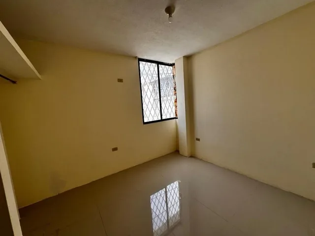 Casa de Venta en Manta Zona Norte Dentro Urbaniza Gr, Manabí — imagen 2