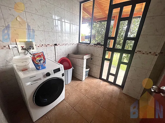 Casa de Venta Urbanización La Dolorosa, Sector La Armenia Amplio Terreno — imagen 2