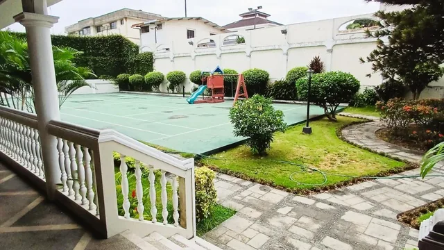 Casa con Terreno en Venta, Los Ceibos, Guayas — imagen 2