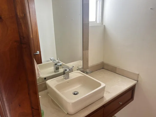 El Condado Casa de Venta en Conjunto Privado — imagen 2
