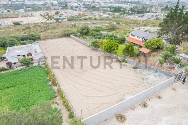 Lote de Terreno de 2300 m² en Venta en San Antonio de Pichincha — imagen 3