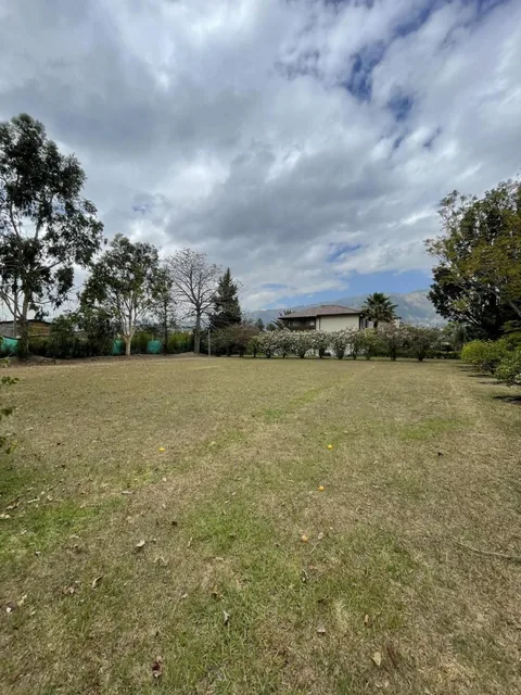 Terreno Esquinero en Tumbaco Sector La Ceramica — imagen 4