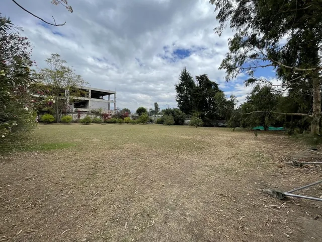 Terreno Esquinero en Tumbaco Sector La Ceramica — imagen 2