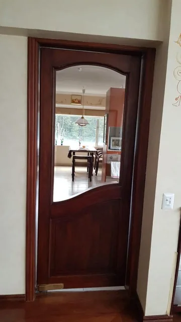 Av Orellana y Av 12 de Octubre, Vendo Apartamento 200 m², 2 Dorm. Grandes, 2 Garages — imagen 2