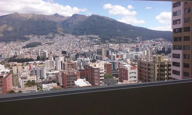 González Suárez, Vendo Hermoso Apartamento. 260 m², 3 Dormit, 3 Garajes. Bodega, Acabaos de Lujo — imagen 4