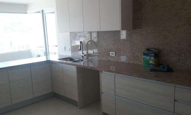 González Suárez, Vendo Hermoso Apartamento. 260 m², 3 Dormit, 3 Garajes. Bodega, Acabaos de Lujo — imagen 3