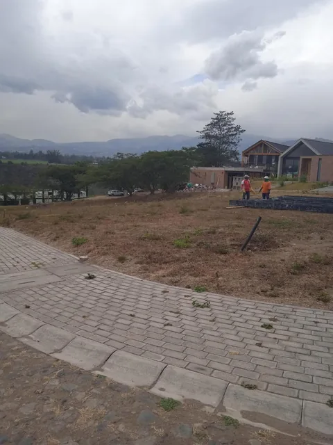Lindo Terreno de 900 m² en Conjunto Cerrado. Provincia de Pichincha — imagen 4
