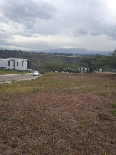 Lindo Terreno de 900 m² en Conjunto Cerrado. Provincia de Pichincha — imagen 3