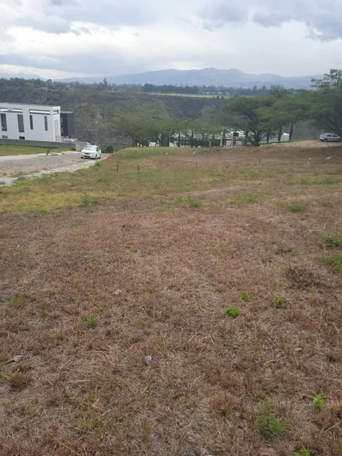 Lindo Terreno de 900 m² en Conjunto Cerrado. Provincia de Pichincha — imagen 2
