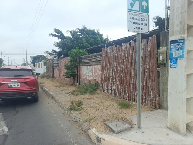 Se Vende Terreno Esquinero de 250 m² en Salinas, Cerca a La Garita de La Fae — imagen 2