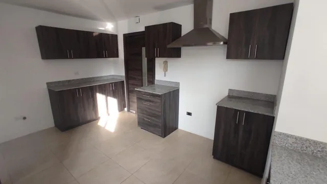 Vendo Departamento Casi Nuevo en Villas del Bosque Planta Baja 3 Dorm., Guayas — imagen 2